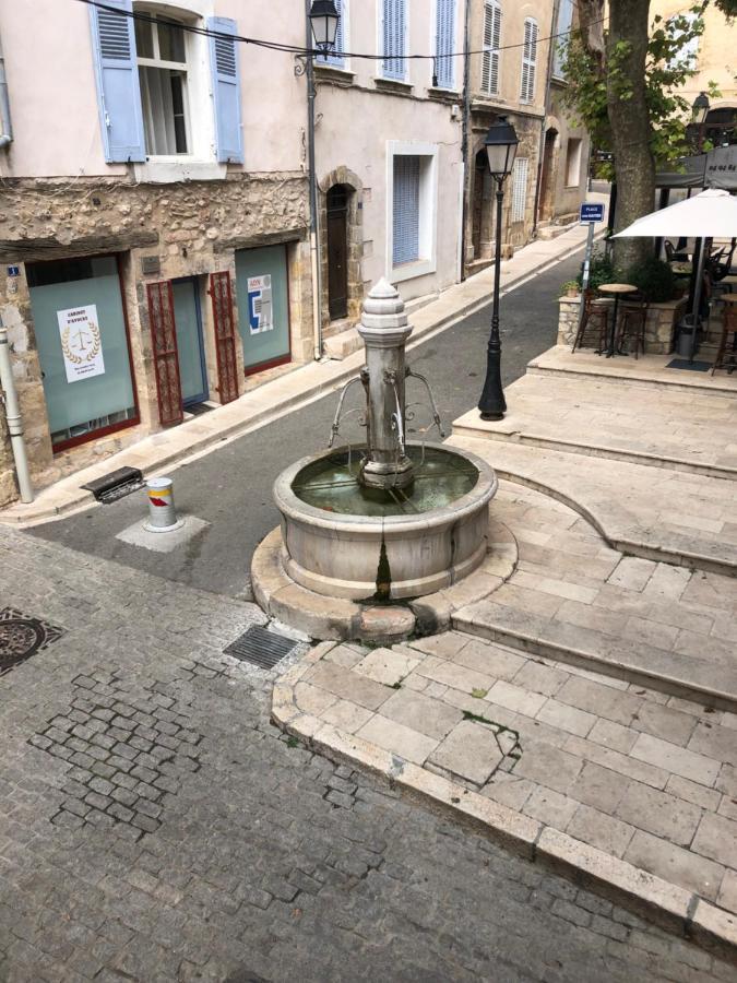 Apartamento La fontaine Aups Exterior foto