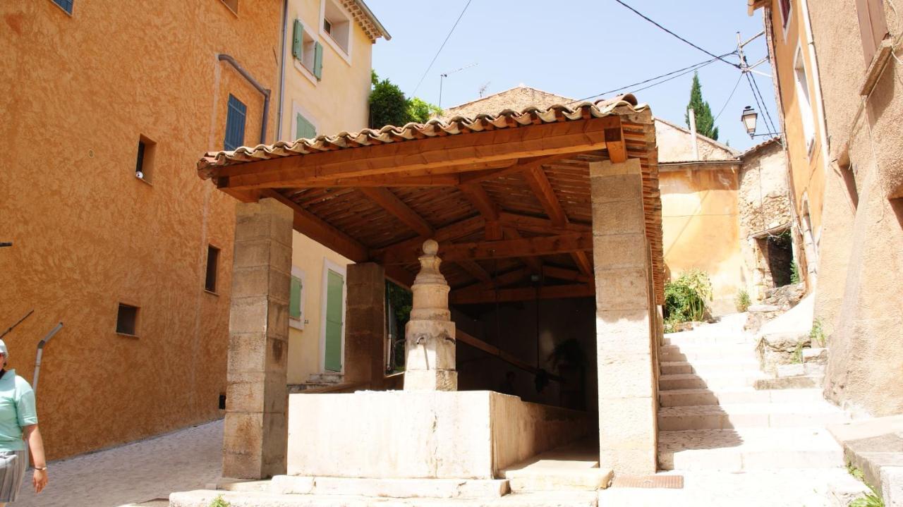 Apartamento La fontaine Aups Exterior foto